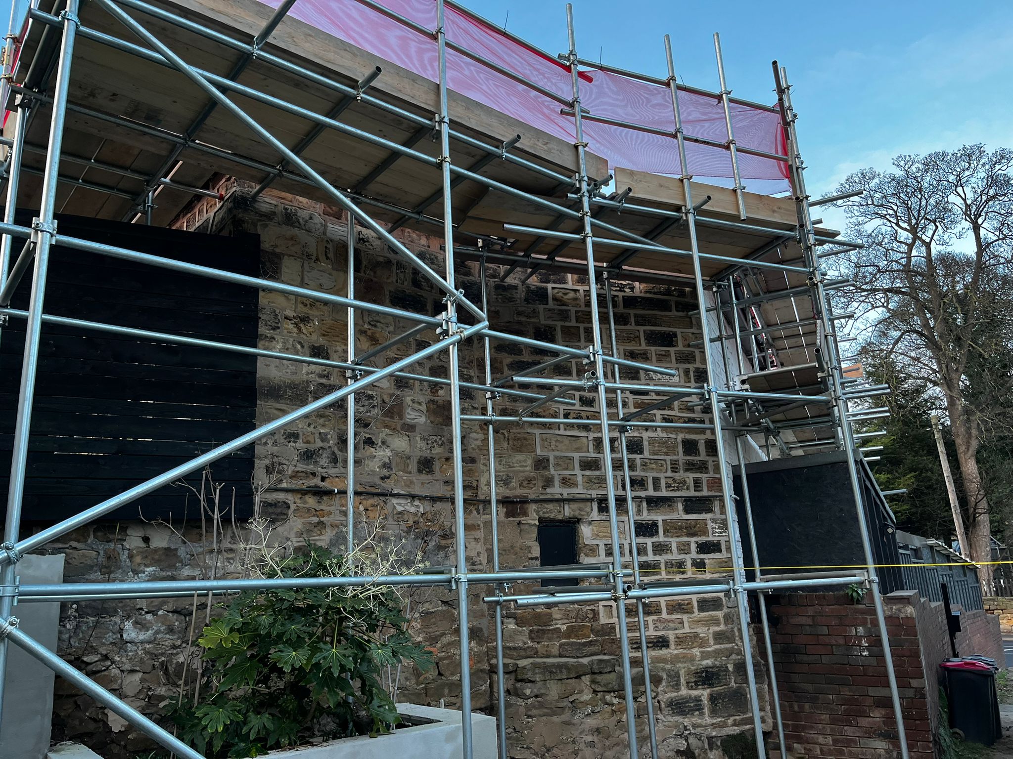 Commercial scaffolding to Ring O'Bells Pub in Swinton, Rotherham